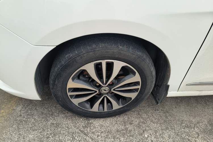 Used Dongfeng Aeolus A60 2016 1.6L DCT Luxury Version Left Front Wheel Hub