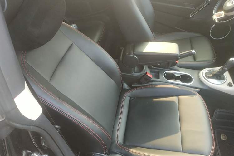 Used Volkswagen Beetle 2018 180TSI Joyful Orange Edition
