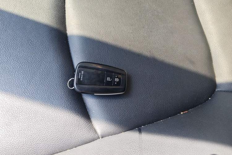 Used Toyota RAV4 2022 2.0L CVT Two-Wheel Drive Fashion Plus Edition Vehicle Key