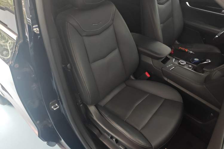 Used Cadillac XT6 2022 2.0T Six-Seater Four-Wheel Drive Luxury Version