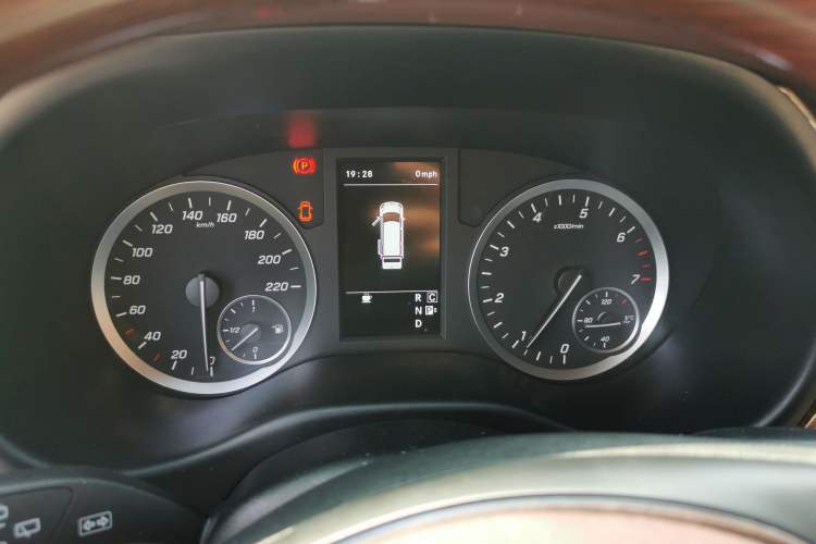 Used Mercedes-Benz Vito 2018 2.0T Business Version China VI Emission Standard
