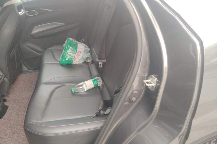 Used CHANGAN OSHAN Z6 2022 Blue Whale 1.5T DCT Smart Navigation Model Left Rear Seat