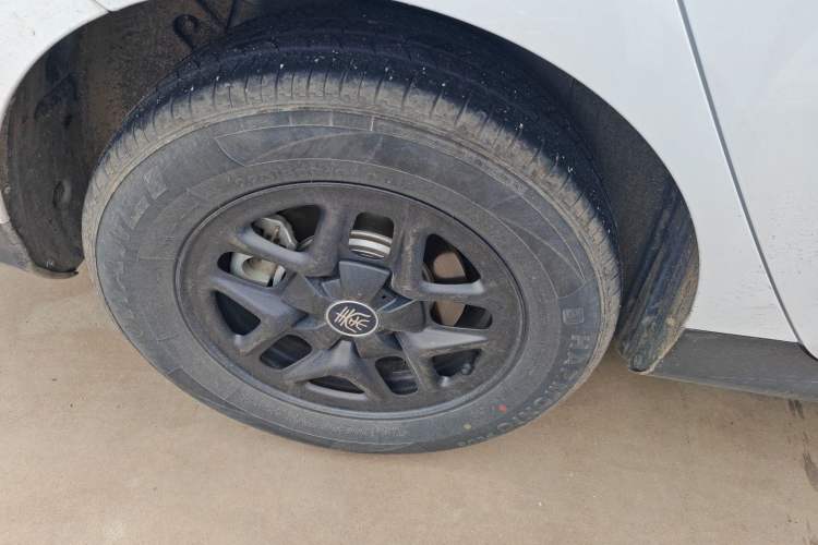 Used BYD Qin PLUS 2025 DM-i Smart Drive 55KM Leading Model Right Rear Wheel Hub