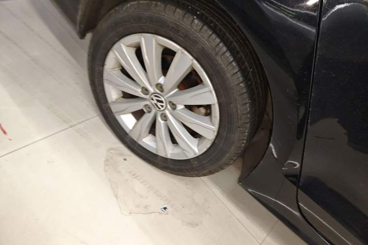 Used Volkswagen Sagitar 2014 Revised Version 1.4TSI Automatic Luxury Edition
