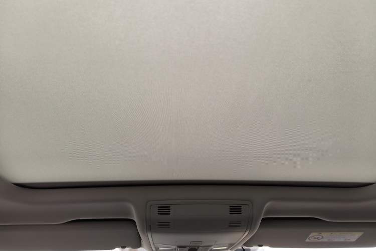 Used Volkswagen Tayron 2024 300TSI Two-Wheel-Drive Luxury Plus Advanced Version Headliner