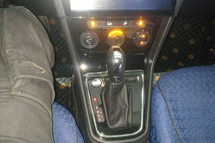 Used Volkswagen C-TREK 2018 230TSI DSG Luxury Version
