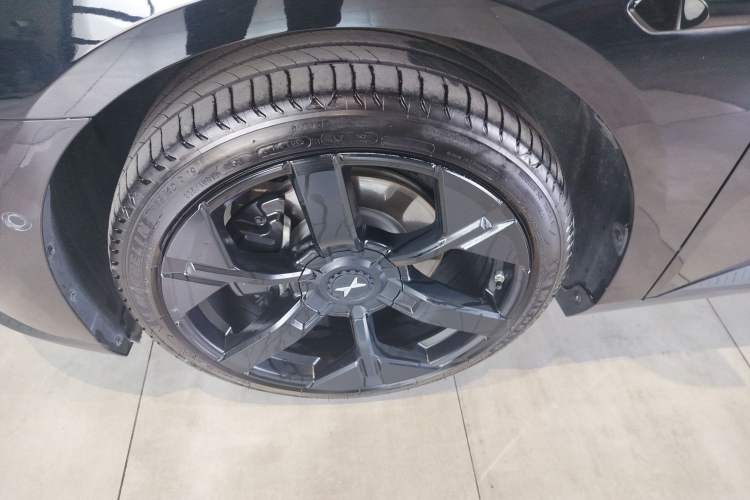 Used XPeng MONA M03 2025 600 with Ultra-Long Range Max Left Front Wheel Hub