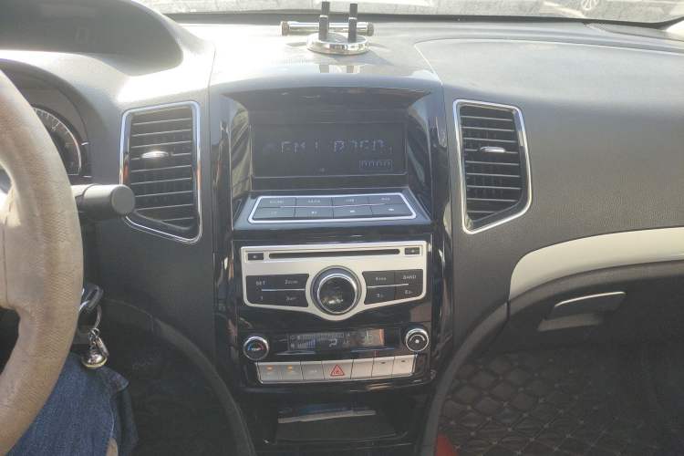 Used Great Wall C50 2013 1.5T Manual Fashion Edition Audio And AC Panel