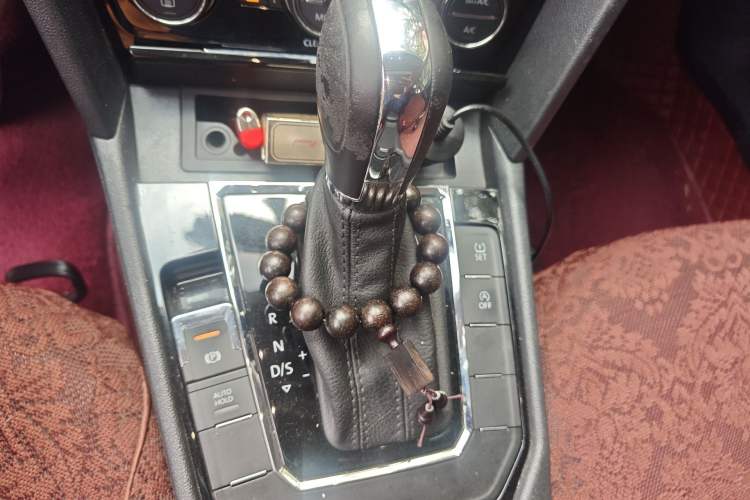 Used Volkswagen Lamando 2017 280TSI DSG Comfort Edition Gear Lever