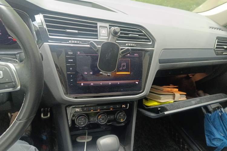 Used Volkswagen Tiguan L 2020 330TSI Automatic Two-Wheel Drive R-Line Flagship Version China VI Standard
