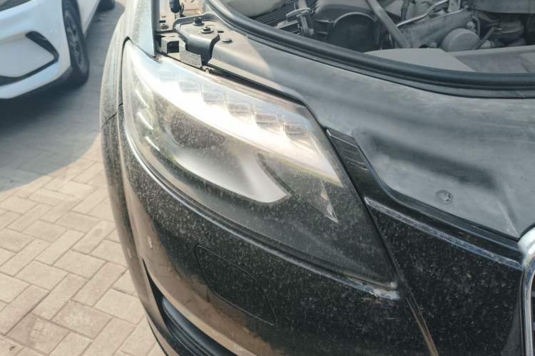 Used Audi Q7  Right Front Headlight