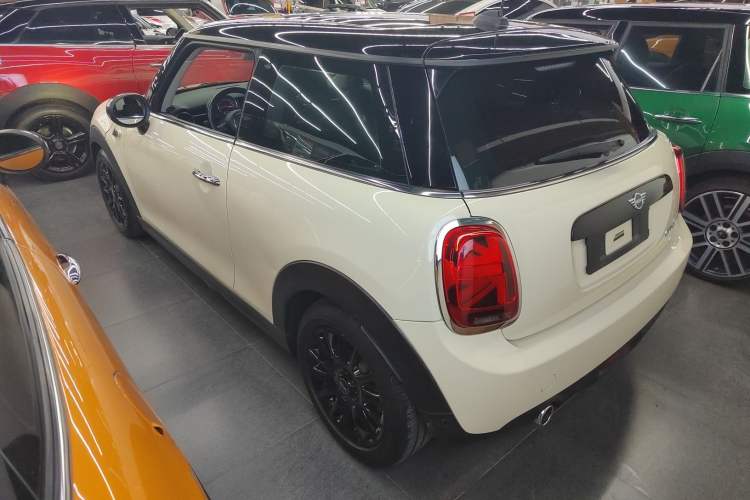 Used MINI MINI 2018 1.5T COOPER Classic Edition
