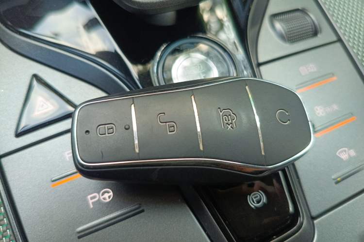 Used BYD Han 2022 EV 610 km All-Wheel-Drive Qianshan Cui Limited Edition
