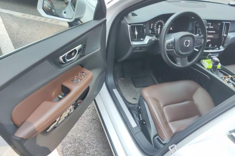 Used Volvo S60 2021 T4 Zhiyi Luxury Edition