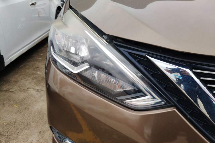 Used Nissan Sylphy 2016 1.6 XL CVT Luxury Edition Right Front Headlight