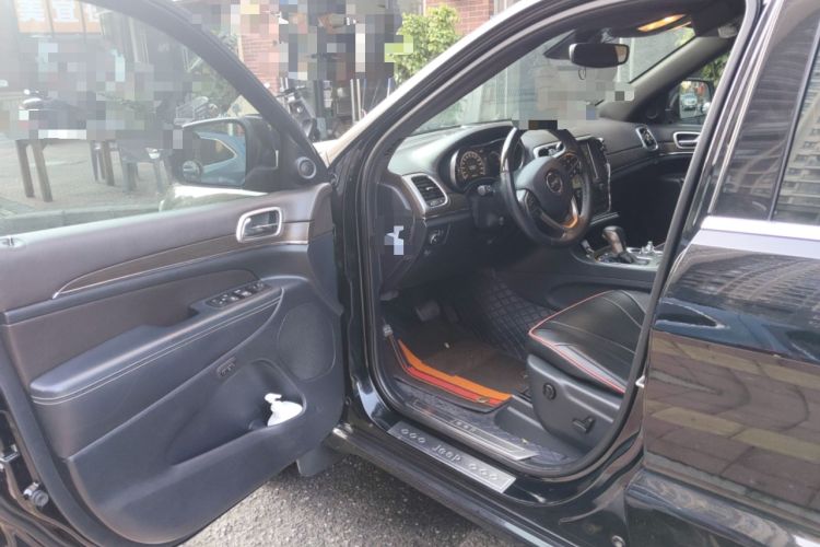 Used Jeep Grand Cherokee 2017 3.6L Luxury Navigation Edition
