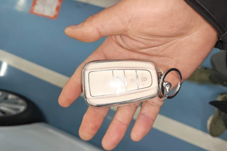 Used Toyota Camry 2018 2.0G Luxury Edition
