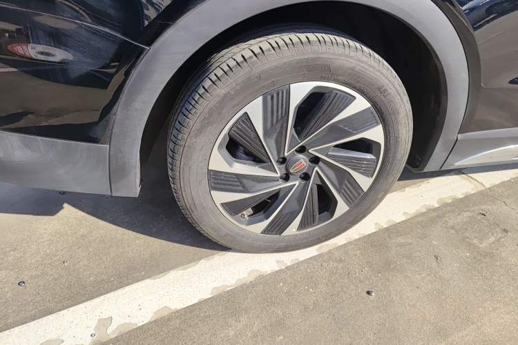 Used Hongqi HS7 PHEV 2024 2.0T PHEV Four-Wheel Drive Flagship Edition 6 Seats
