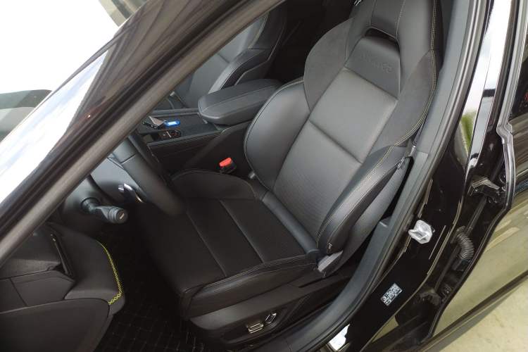 Used Lynk & Co 03 2023 1.5TD DCT JingPro Left Front Seat