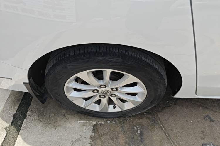 Used Buick GL8 2017 ES 28T Comfort Model China V Standard