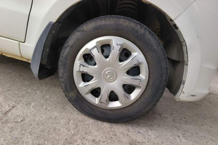 Used BAIC Weiwang M20 2014 1.5L Basic Version BJ415B Right Front Wheel Hub