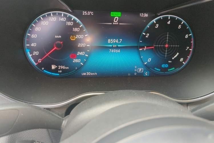 Used Mercedes-Benz C-Class 2020 C 260 L Sport Edition Odometer Close Up