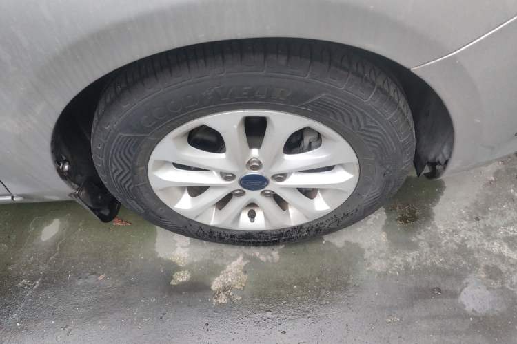 Used Ford Focus 2011 Sedan 1.8L Automatic Fashion Edition
