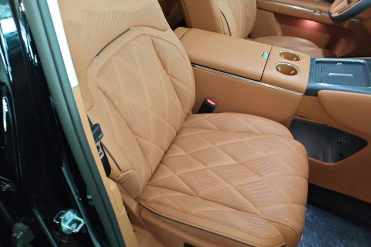 Used VOYAH Titan 2026 Model Max+ Right Front Seat