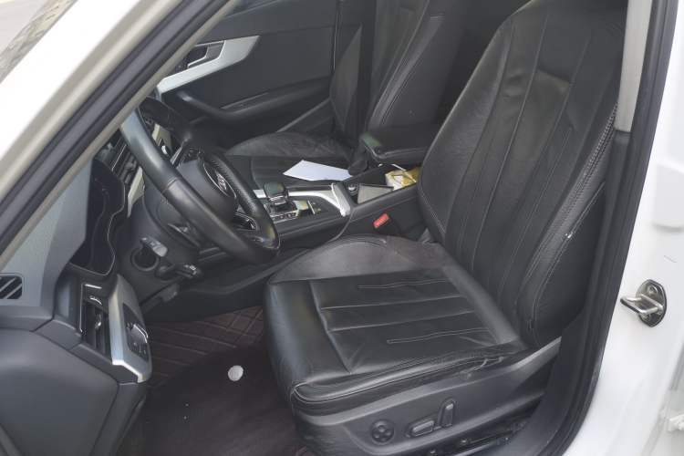 Used Audi A4L 2019 40 TFSI Fashion Edition China VI Emission Standard
