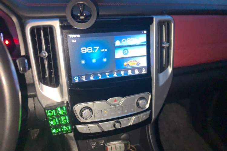 Used Great Wall Poer 2020 2.0T Off-Road Edition Automatic Diesel 4x4 High-End Version GW4D20M Audio And AC Panel