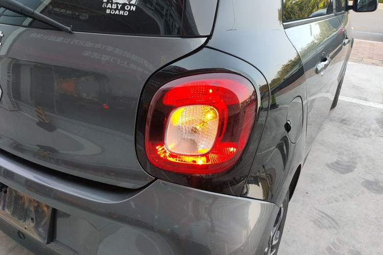 Used smart forfour 2018 0.9T 66 kW Pioneer Edition