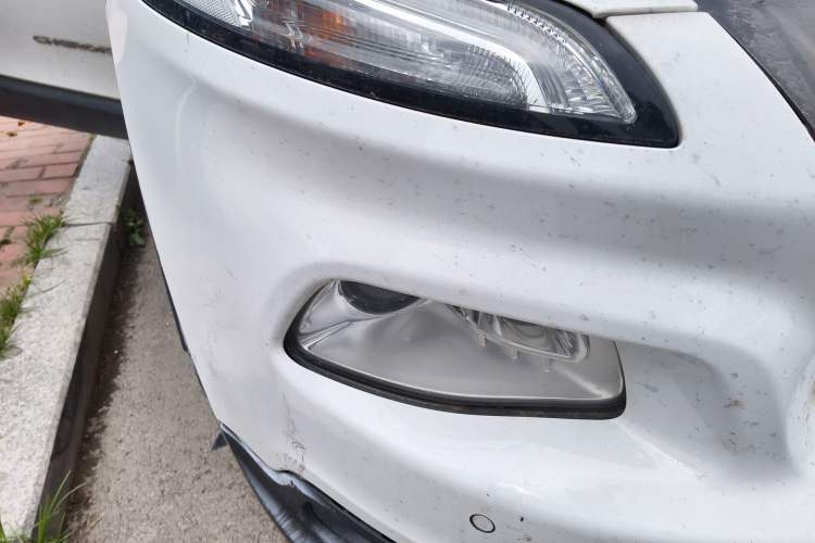 Used Jeep Cherokee 2017 2.0L Superior Edition Right Front Headlight