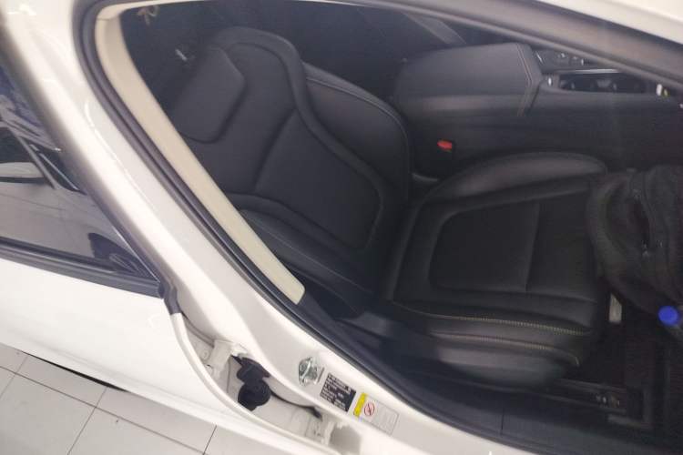 Used Bestune B70 2022 Third Generation 1.5T Automatic Enjoyment Version Right Front Seat