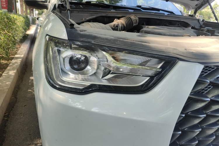 Used Great Wall Poer 2021 2.0T Commercial Version Automatic Diesel Two-Wheel Drive Elite Trim with Long Bed – GW4D20M Right Front Headlight