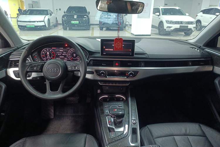 Used Audi A4L 2019 40 TFSI Fashion Version China V Center Console