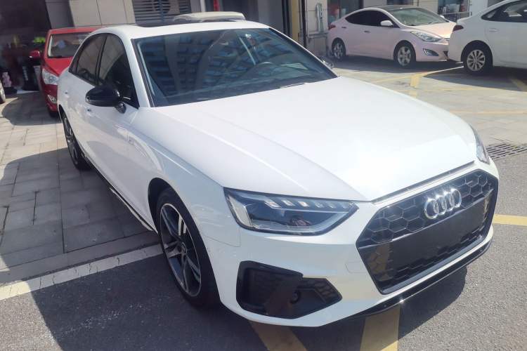 Used Audi A4L 2022 40 TFSI Luxury Dynamic Model
