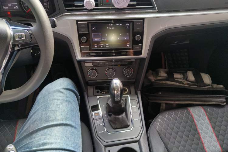 Used Volkswagen Lamando 2019 230TSI DSG Fashion Edition China VI
