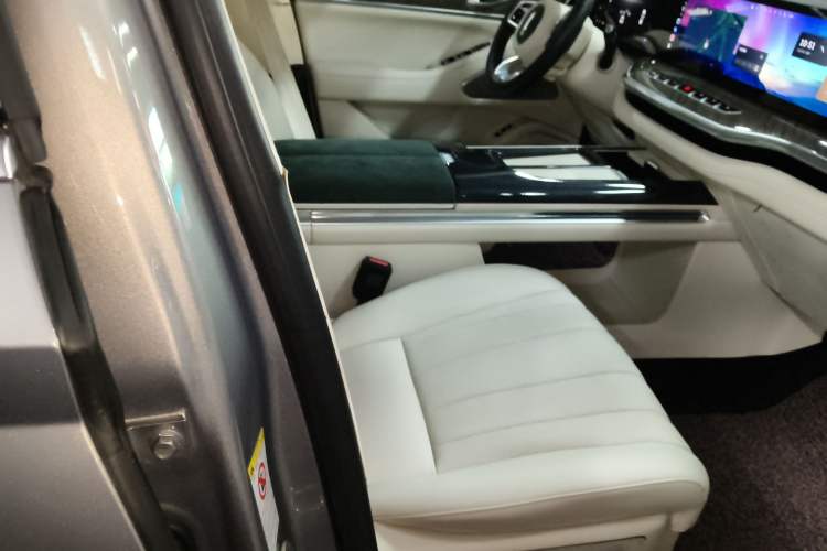 Used Wey Lanshan 2023 Four-Wheel Drive Ultra-Long Range Version
