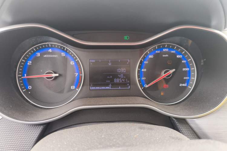 Used Geely Auto Vision 2019 Upgraded Model 1.5L Manual Luxury Version China VI Standard Instrument Cluster