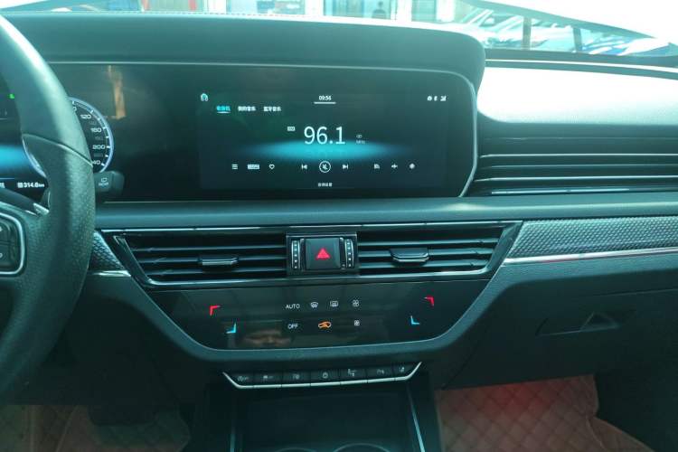 Used Hongqi HS5 2019 2.0T Smart Connect Flagship All-Wheel-Drive Version Audio And AC Panel