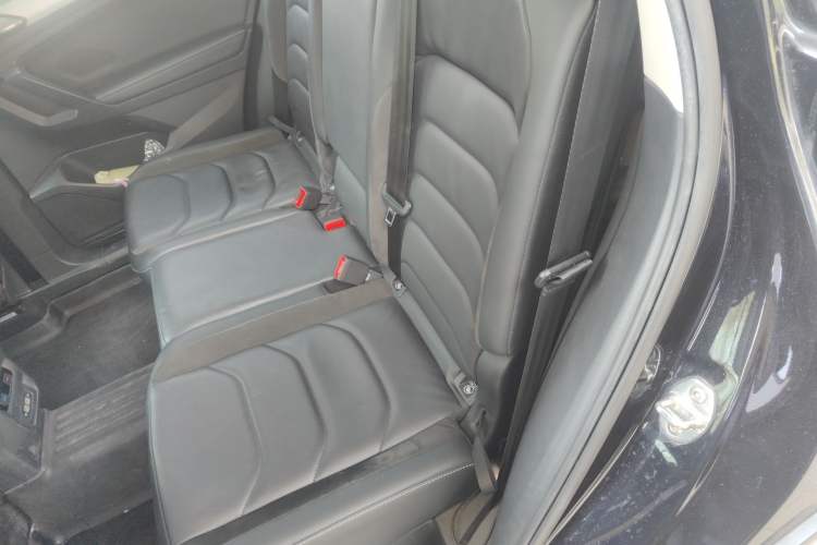 Used Volkswagen Tiguan L 2019 Revised 330TSI Automatic Two-Wheel Drive Smart & Luxury Edition China VI Standard Left Rear Seat