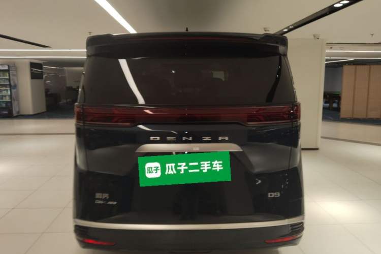 Used Denza D9 2022 DM-i 970 Four-Wheel Drive Flagship Model
