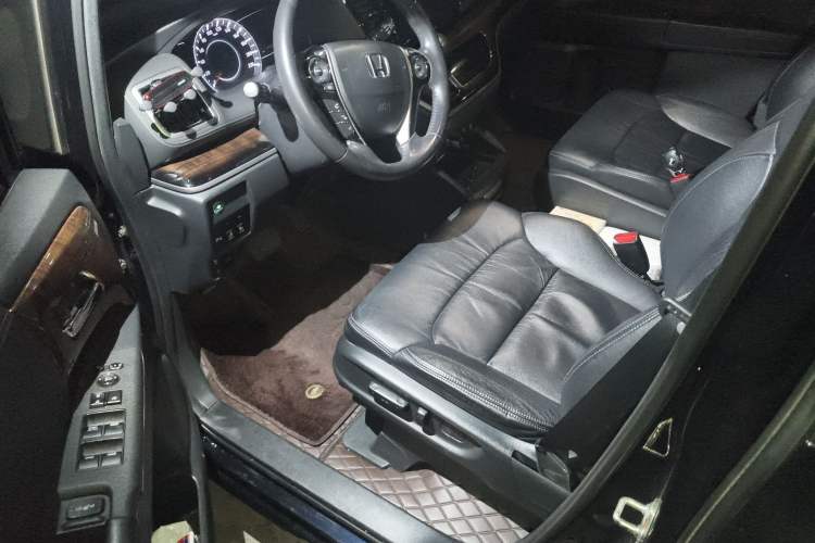 Used Honda Odyssey 2015 Updated Version 2.4L Smart Edition