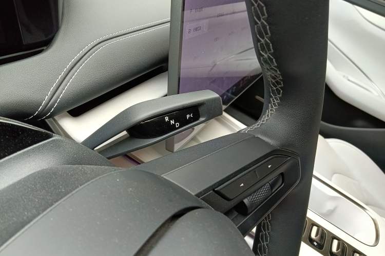 Used Xiaomi Auto SU7 2024 Four-Wheel Drive Ultra-Long Range Advanced Intelligent Driving Max Edition Gear Lever