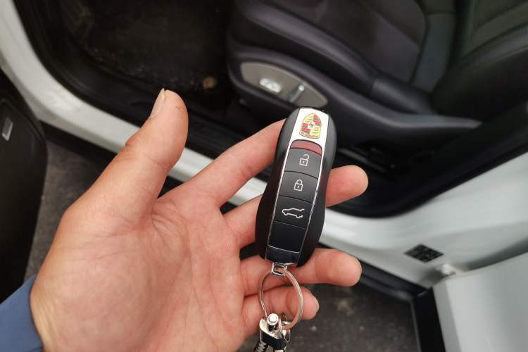 Used Porsche Macan 2021 Macan 2.0T Vehicle Key