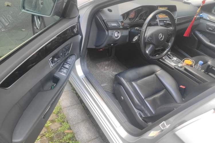 Used Mercedes-Benz E-Class 2011 E 260 L CGI Fashion Model