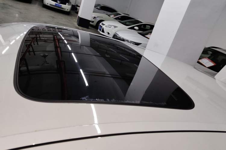 Used BMW 5 Series 2017 525Li Leading Model Roof