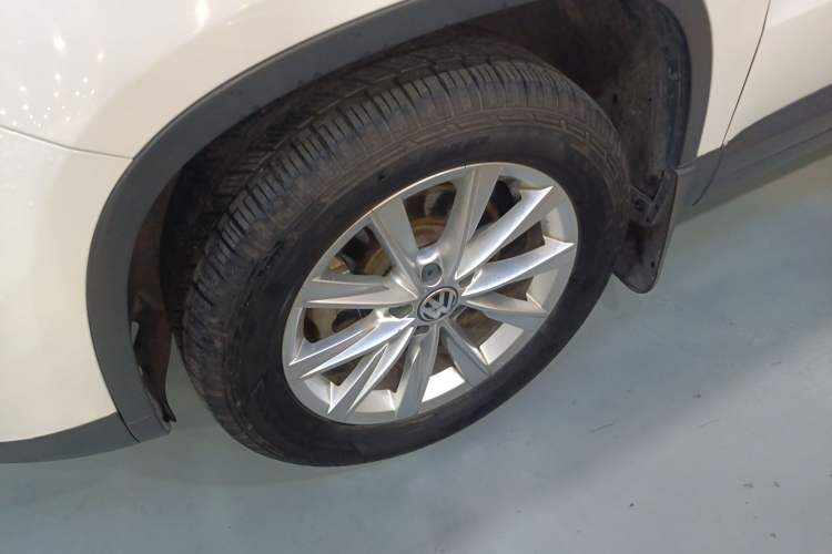 Used Volkswagen Tiguan L 2016 280TSI Automatic Two-Wheel-Drive Silk Road Style Edition
