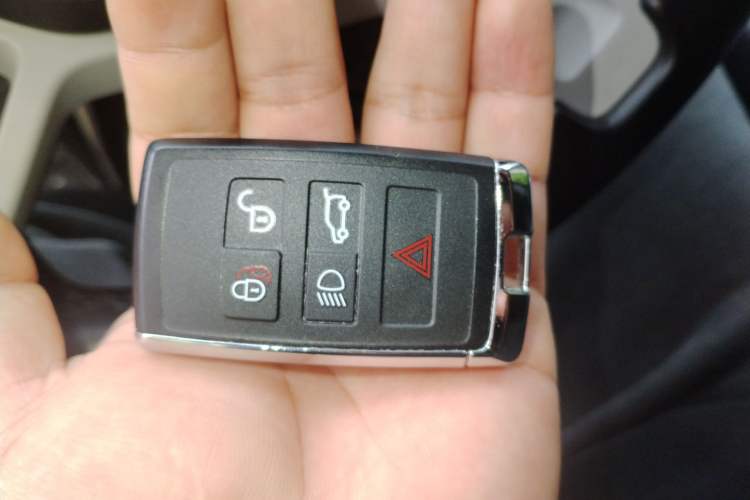 Used Land Rover Defender 2022 110 P400 X-DYNAMIC HSE Vehicle Key