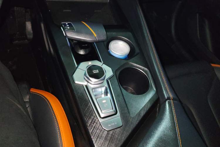 Used Changan UNI-V 2024 1.5T High-Energy Version
